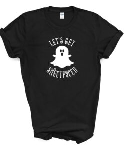 A black t-shirt with the words " let 's get skeetspeed ".
